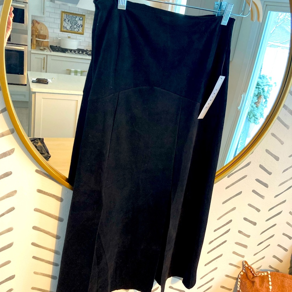 MIDI skirt with slits